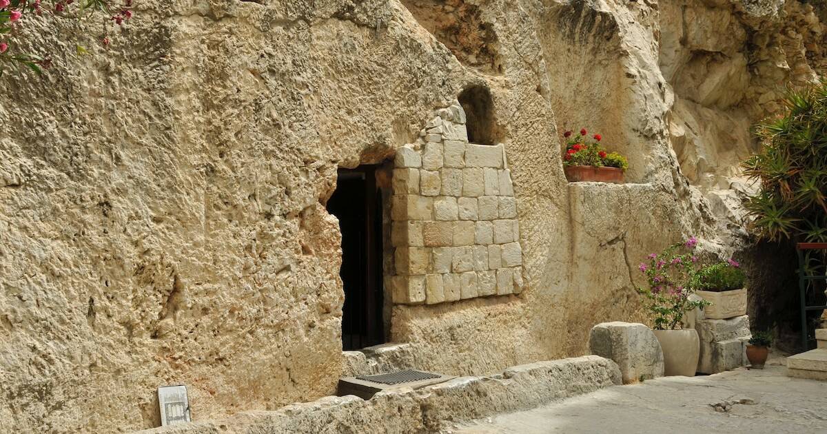 jesus closed tomb